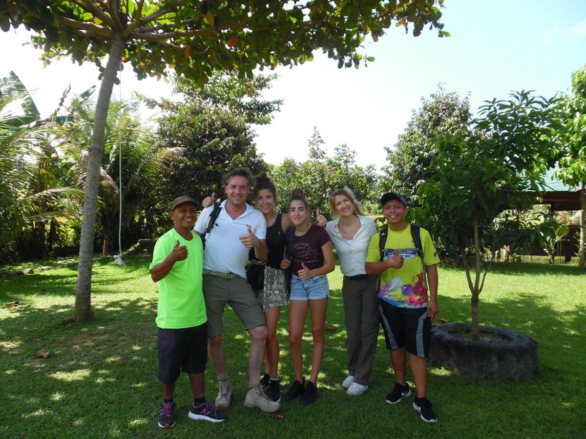Ambow Homestay Jungle Trekking & Village Tour Bukit Lawang Exterior foto