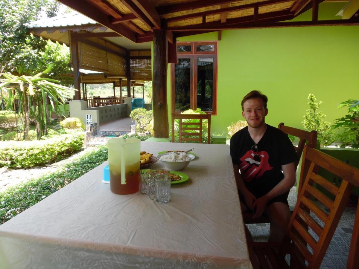 Ambow Homestay Jungle Trekking & Village Tour Bukit Lawang Exterior foto