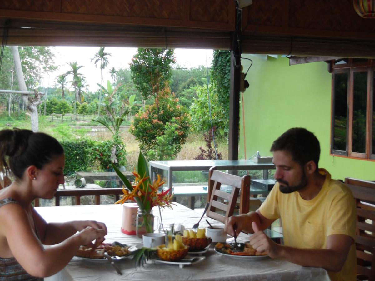 Ambow Homestay Jungle Trekking & Village Tour Bukit Lawang Exterior foto